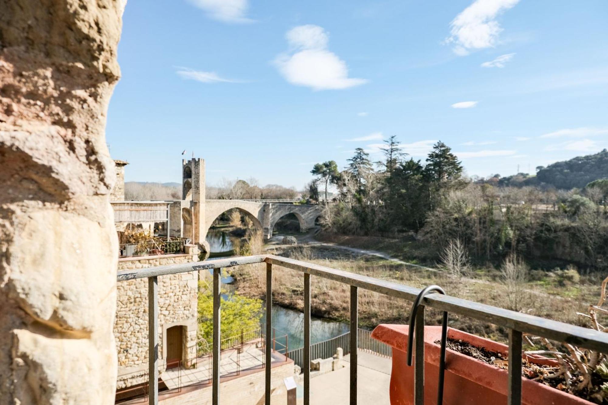 10 Del Pont Alojamiento Con Vistas Panoramicas Бесалу Экстерьер фото